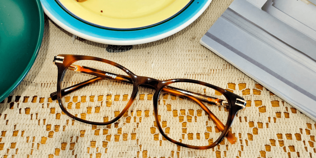 Mouqy brown color square glasses