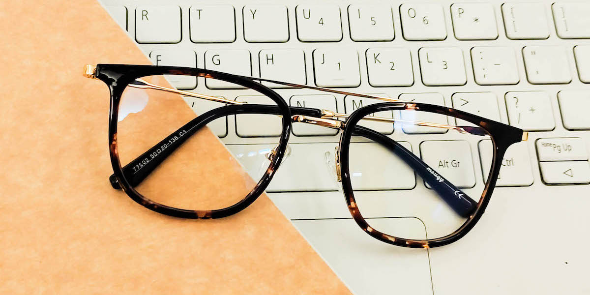 blue light glasses with tortoise shell frame