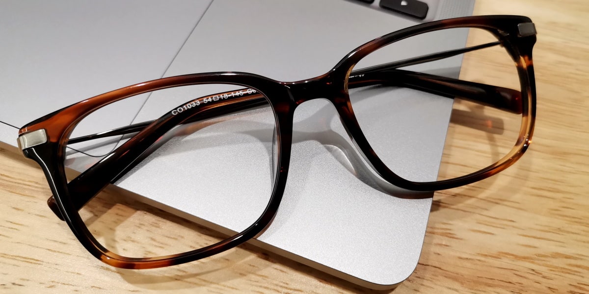 horn rimmed glasses with tortoise shell frame