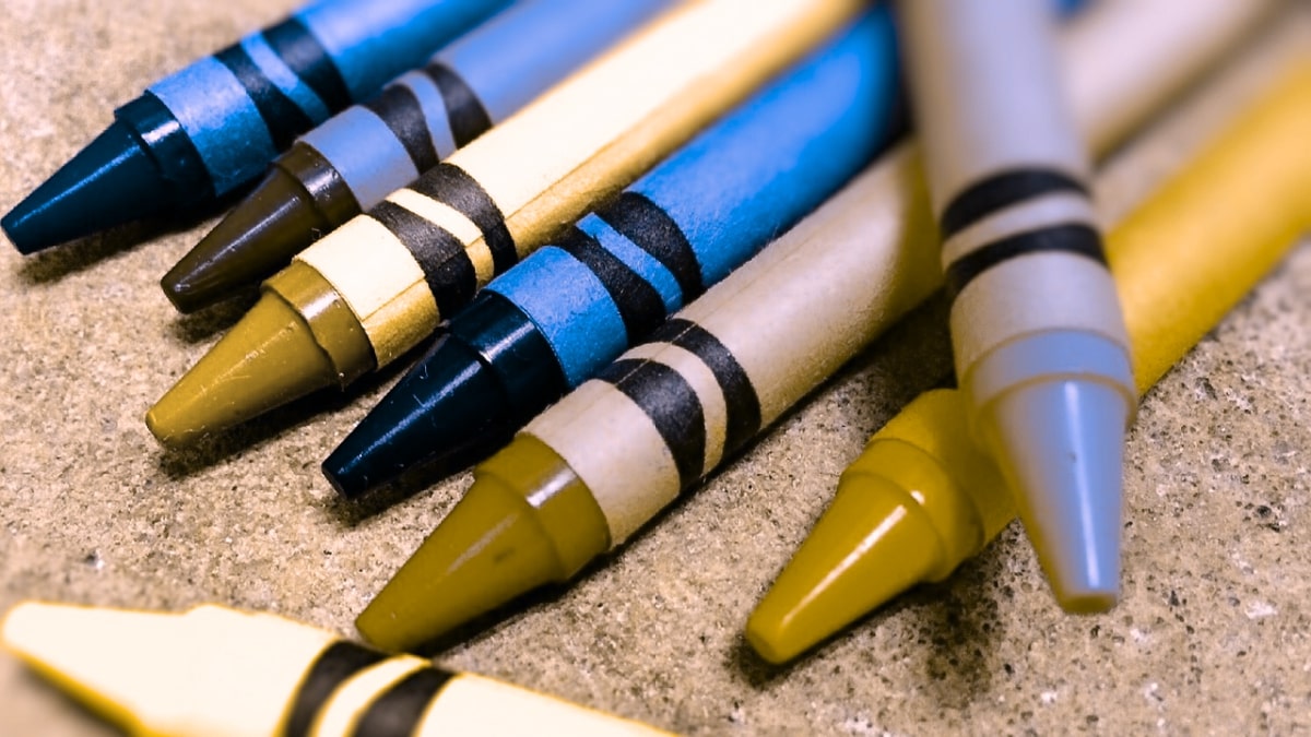 crayons viewed with deuteranopia filter