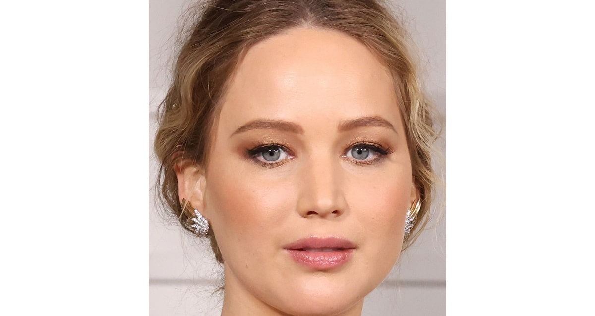 jennifer lawrence with hooded eyes