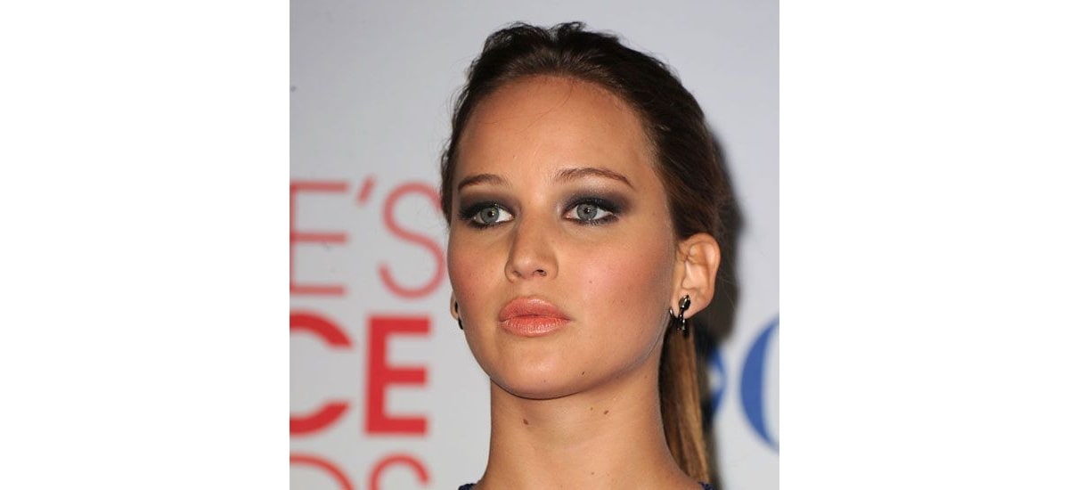 jennifer lawrence in smokey makeup