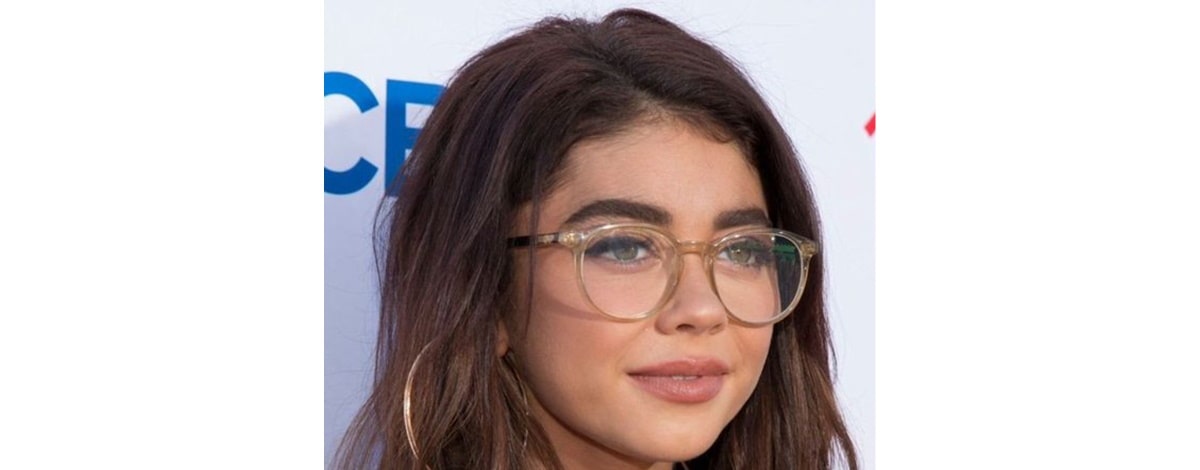 sarah hyland and her glasses with hazel eyes