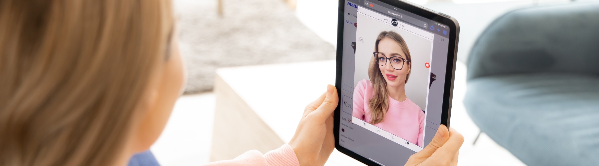 woman trying out glasses frame using mouqy virtual try on