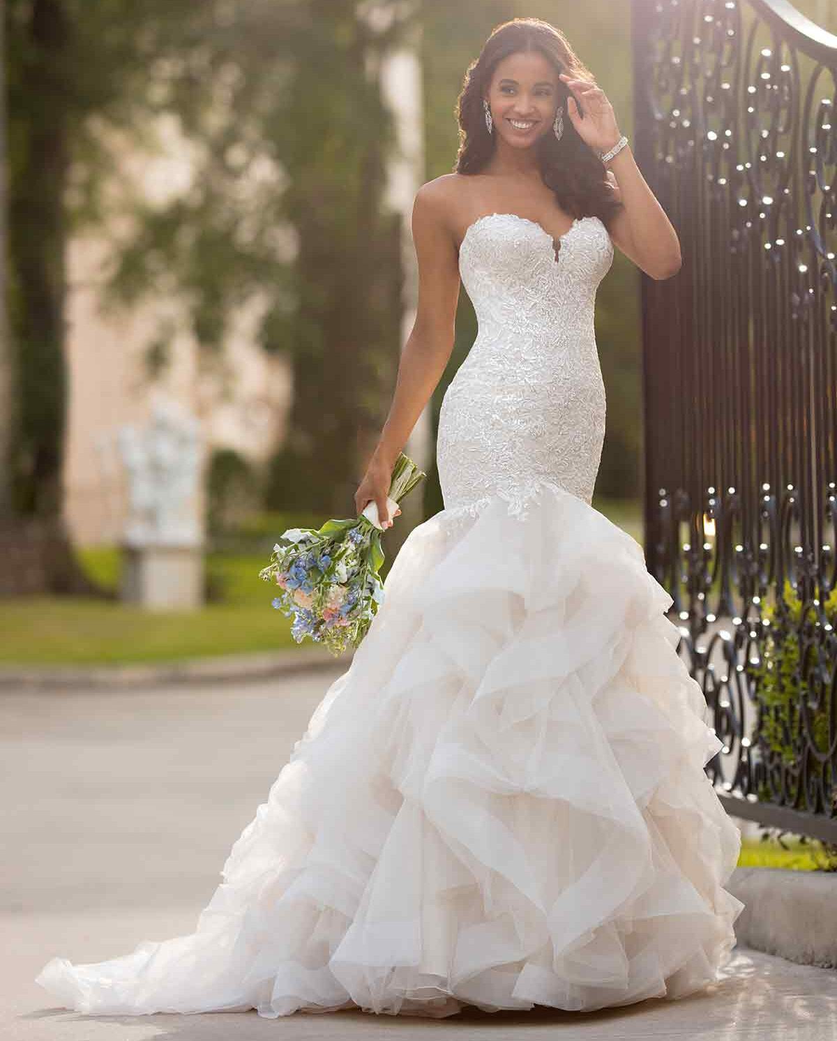 bride in mermaid or fishtail dress