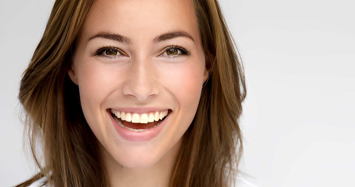 brunette with brown eyes