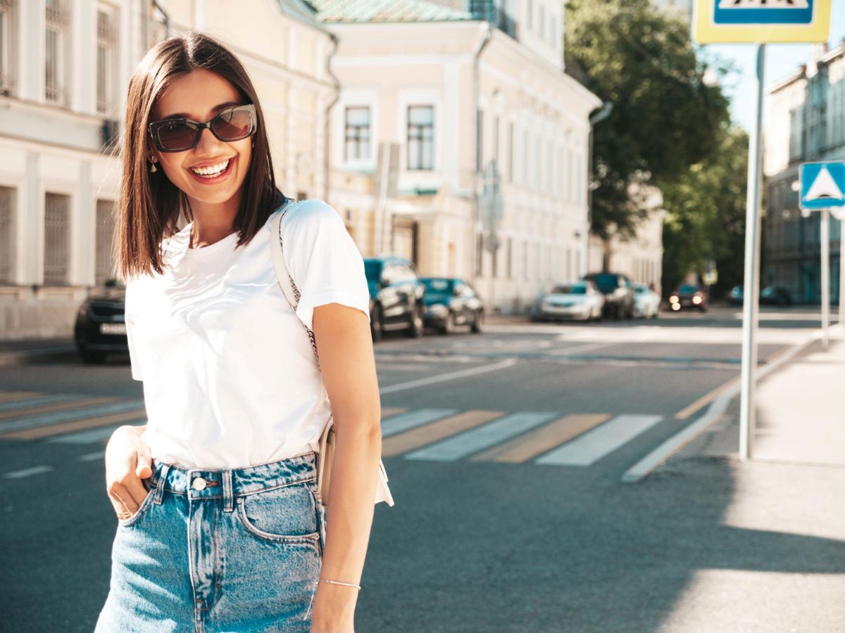 smiling woman wearing sunglasses outdoor