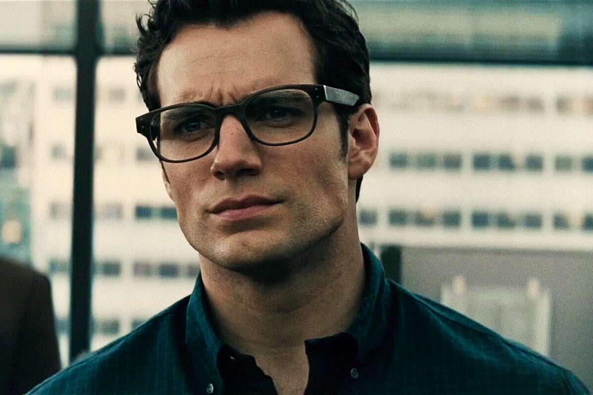 henry cavill in black rectangular glasses