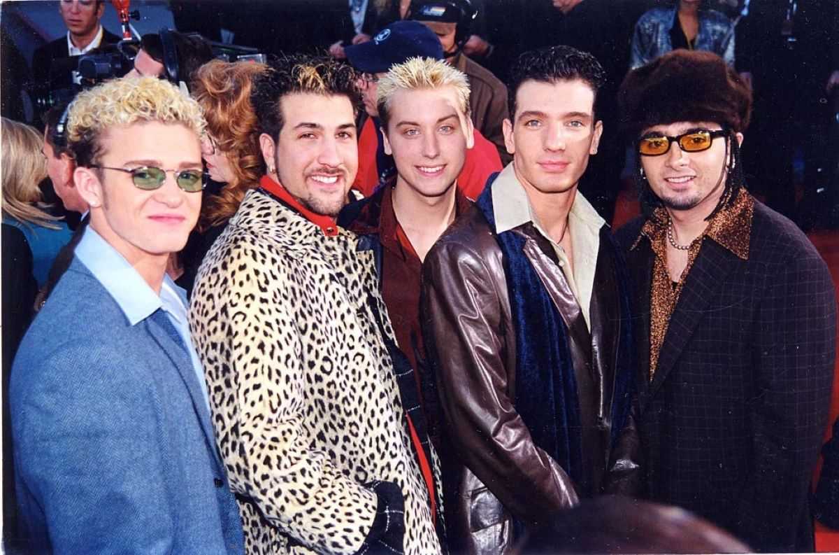 justin timberlake in oval sunglasses during nsync era