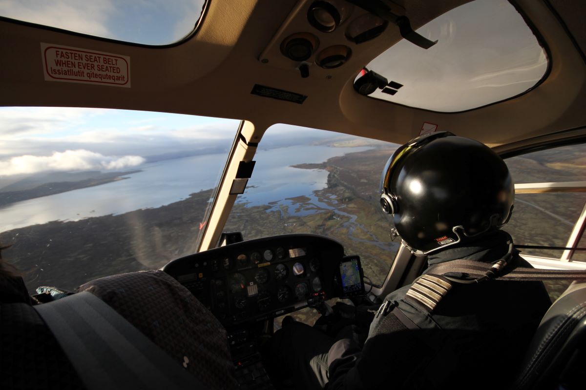 military pilots have stricter vision requirements