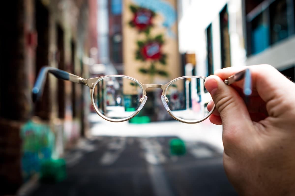 choosing the right type of glasses is essential for eyes
