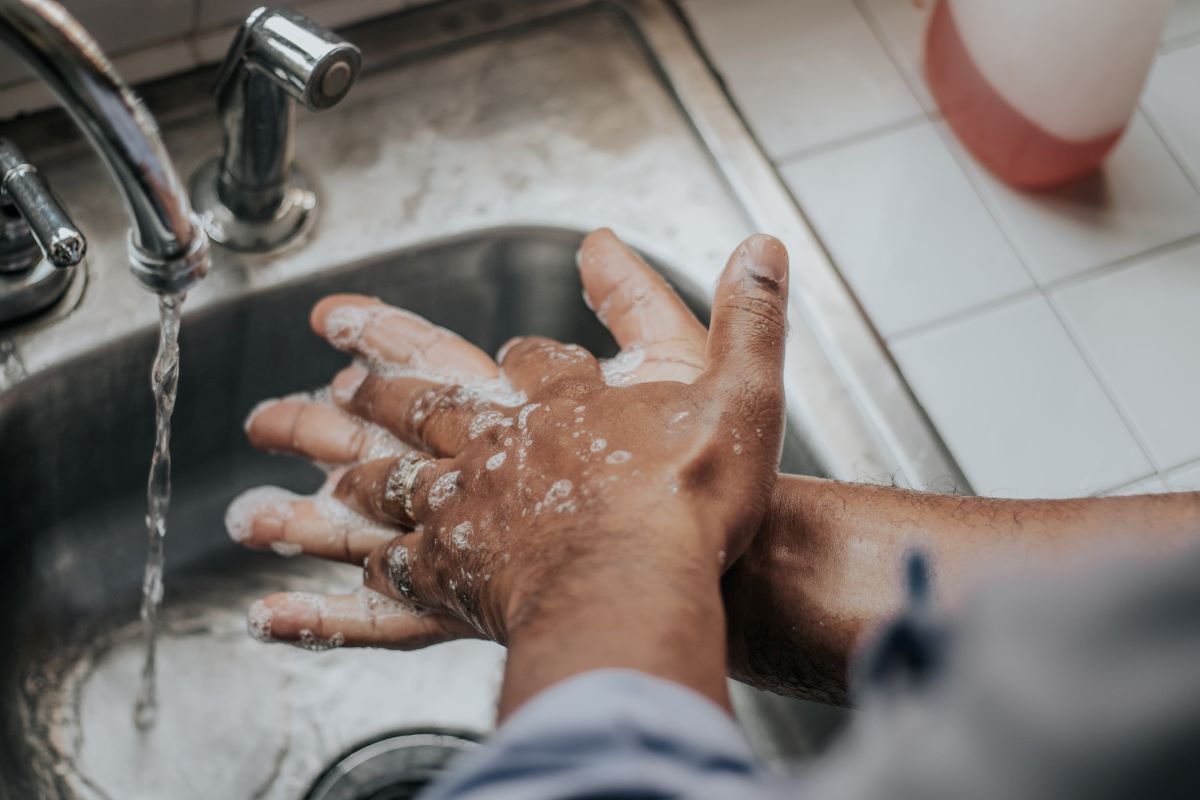 hand hygiene reduces pink eye risk
