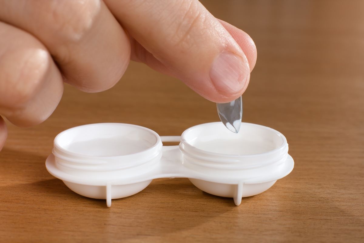 wash rinse soak contact lens
