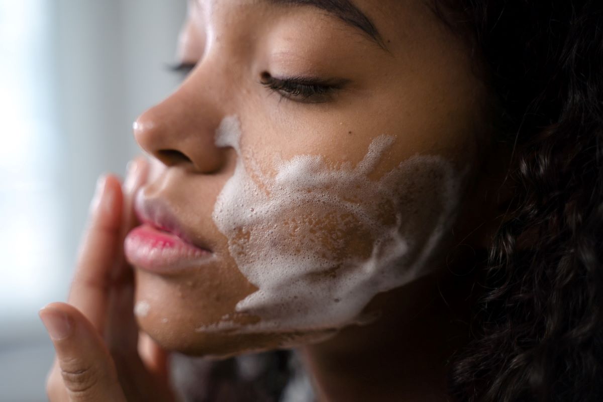 washing face regularly prevents glasses from slipping