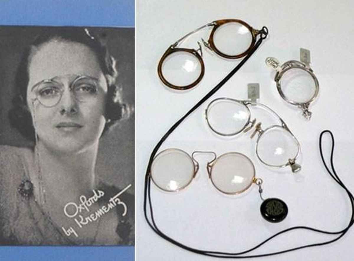 multiple pairs of pince-nez glasses