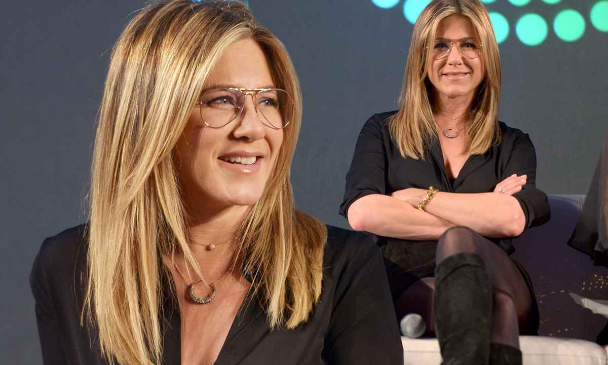 Jennifer Aniston wears gold metal aviator glasses at the ew popfest