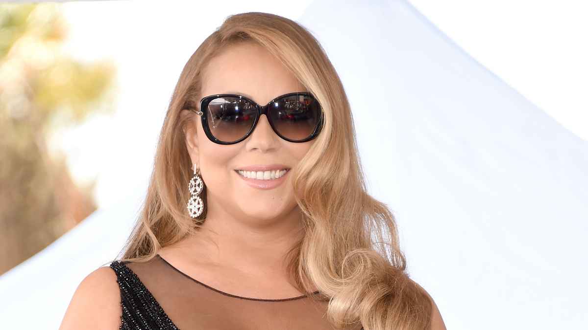 Mariah Carey wears gradient glasses