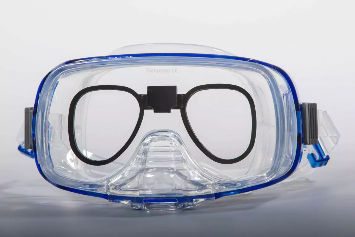 diving goggles with stick on frame inside for prescription lenses