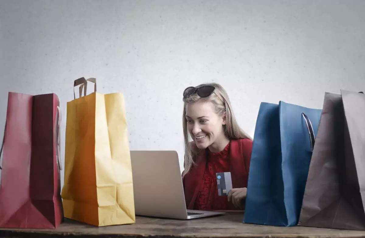 woman doing shopping